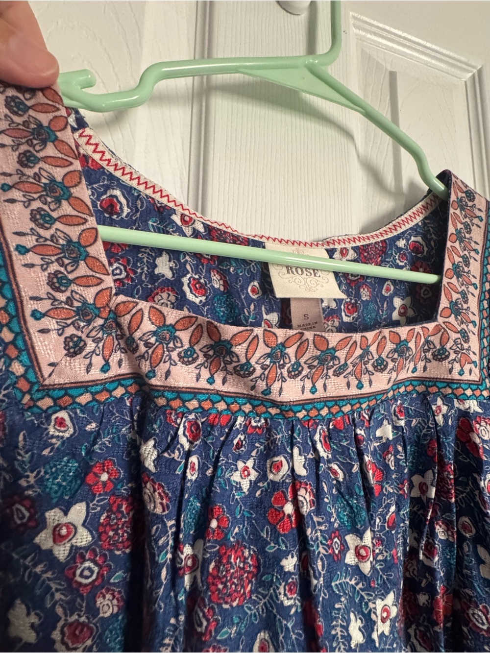 Knox Rose Blue Floral Peasant Tunic with Pink Border - Picture 3 of 5